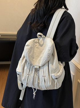 Azn新品 旅行包女2025户外轻便秋日设计感小背包逛街小双肩包8.29