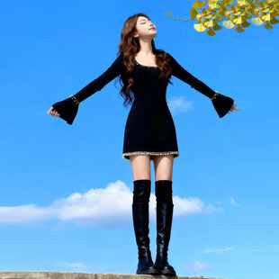 法式复古赫本风黑色气质打底长袖连衣裙特别漂亮掐腰小裙子2026春