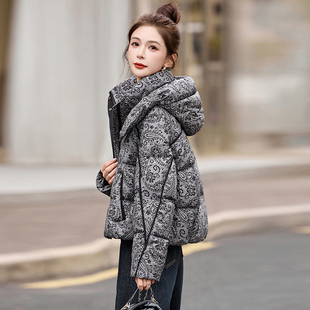 印花羽绒服女短款连帽2025新款小个子加厚保暖面包服外套