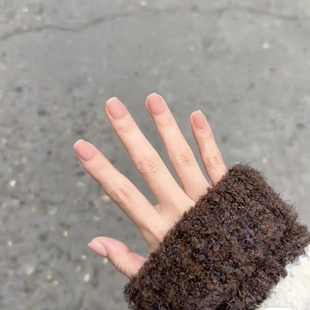 丝绒穿戴甲纯欲磨砂裸色短款美甲贴片通勤显白假指甲孕妇可拆卸