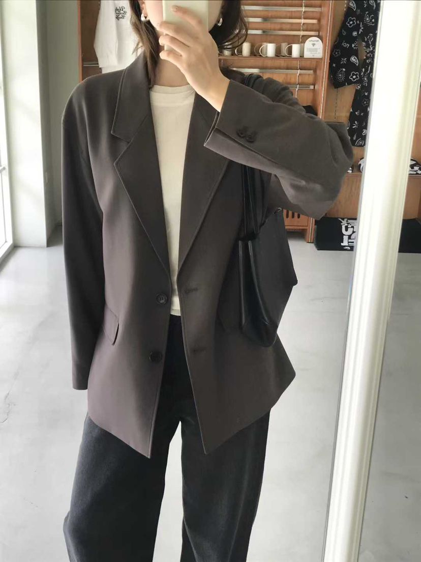 VENIR-a时尚百搭翻领系扣西装