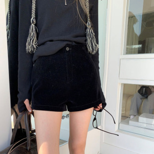 女秋季 辣妹包臀裤 新款 热裤 子 高腰显瘦直筒A字靴裤 黑色丝绒短裤