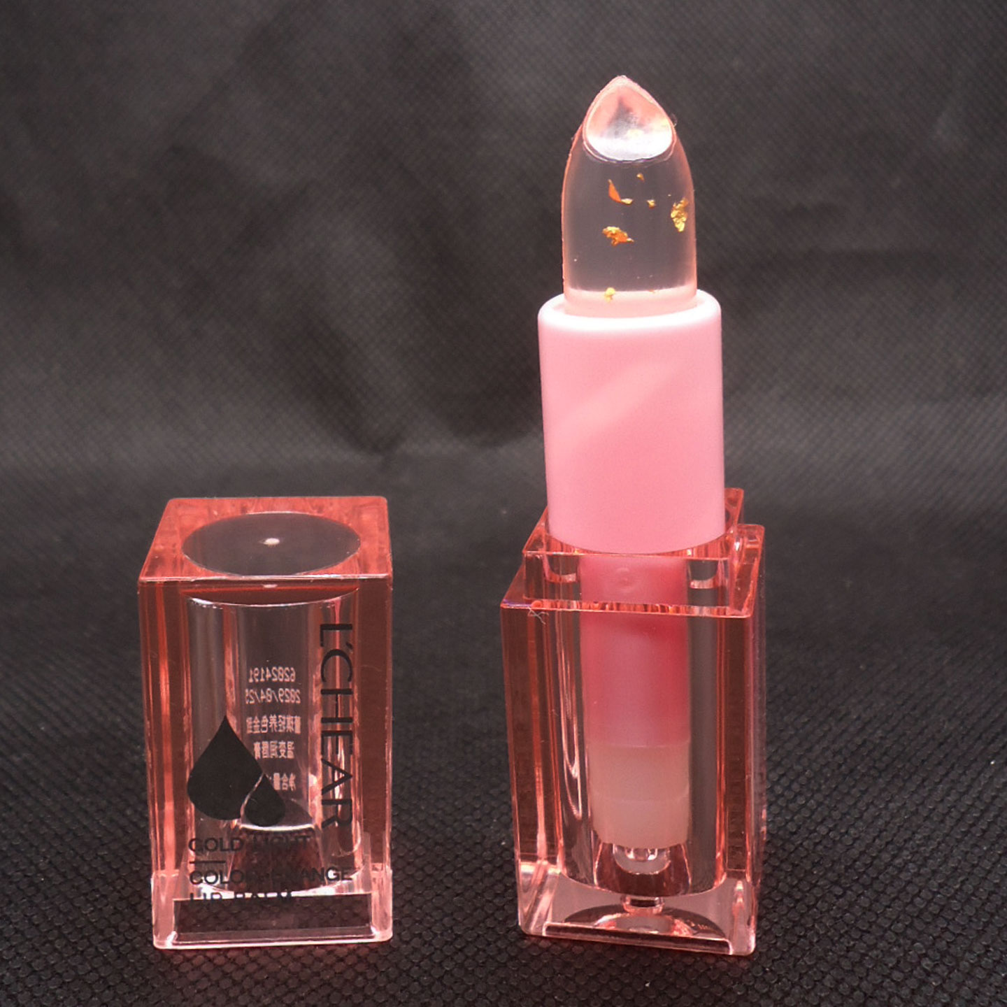 蕾琪轻养色金致湿变润唇膏出彩