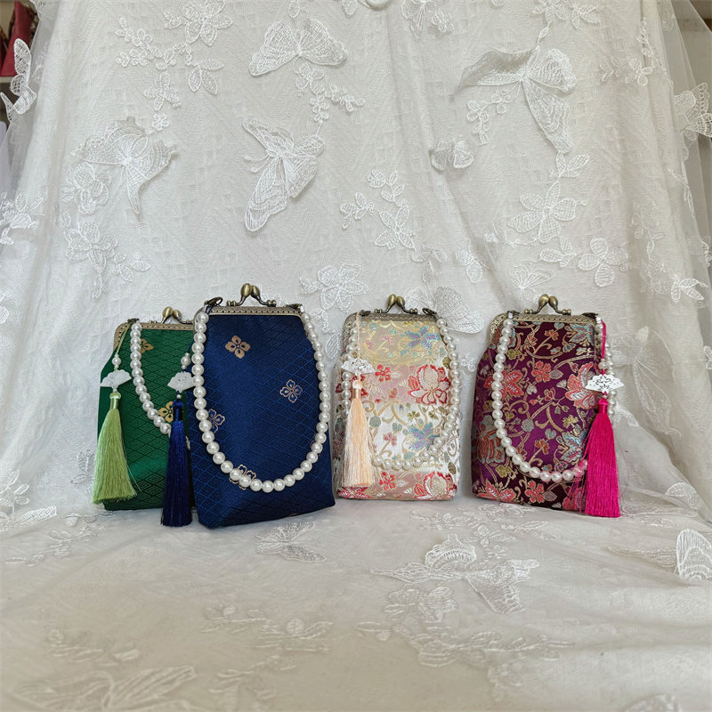 【成品】汉服古风斜挎包女竖式手机包抖音爆款复古流苏口金手工包