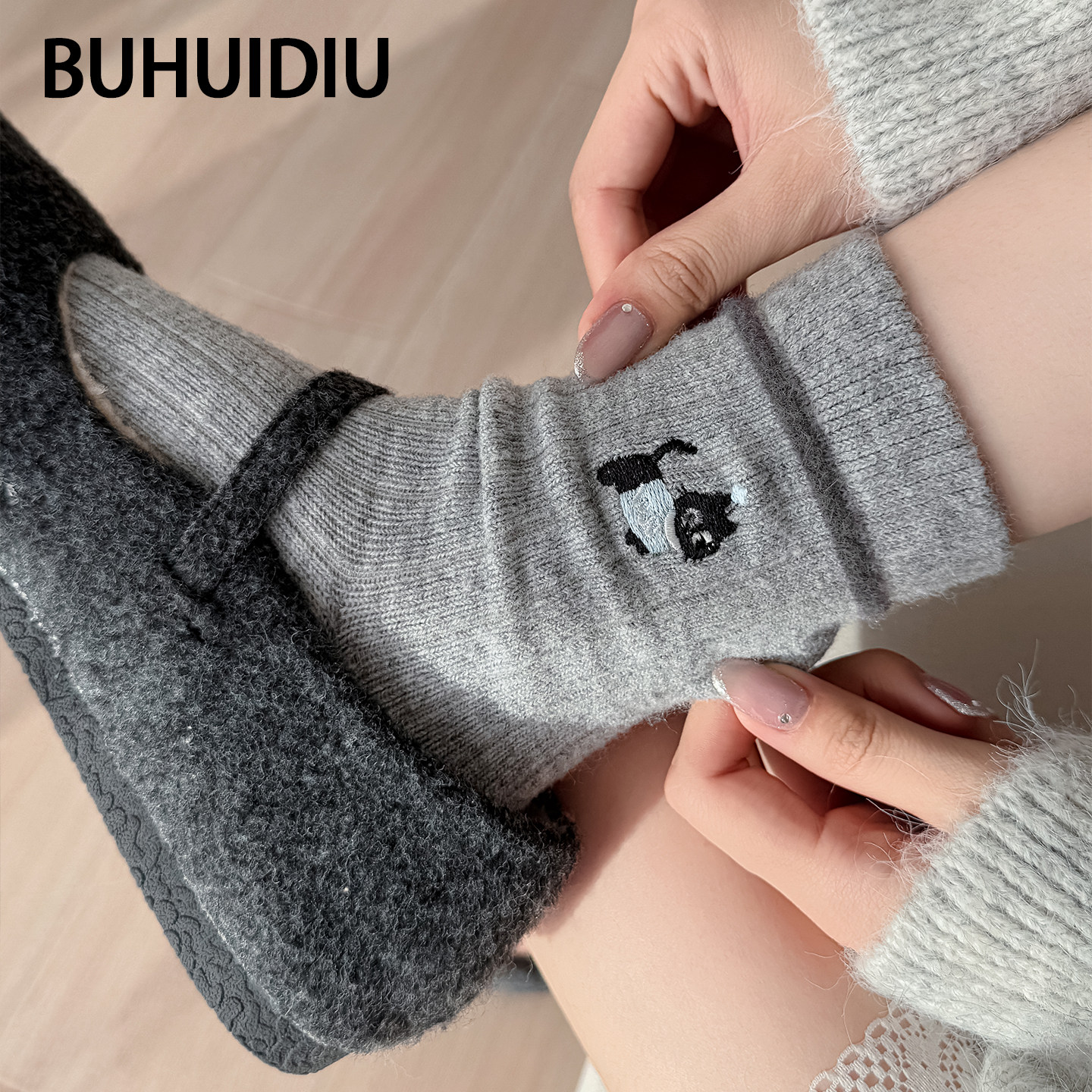 不会丢的袜子可爱猫咪羊毛袜女款冬季加厚保暖复古卡通中筒袜冬天
