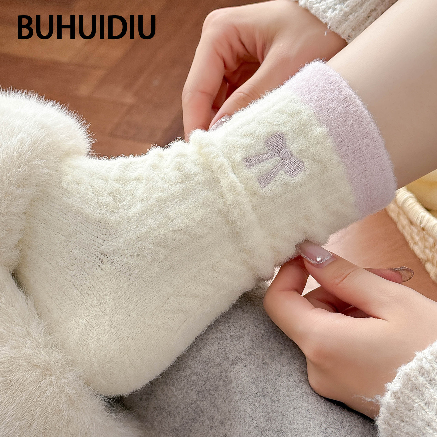 澳绒冬季袜子女毛绒蝴蝶结中筒袜