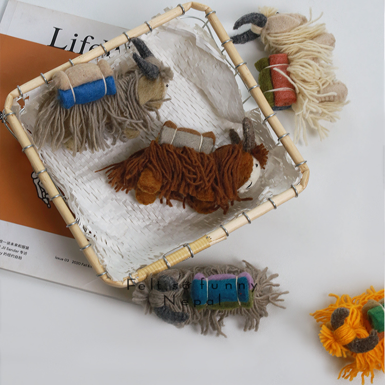 ins羊毛毡牦牛牦牛玩偶站立摆件可爱呆萌行李装饰创意手工礼物