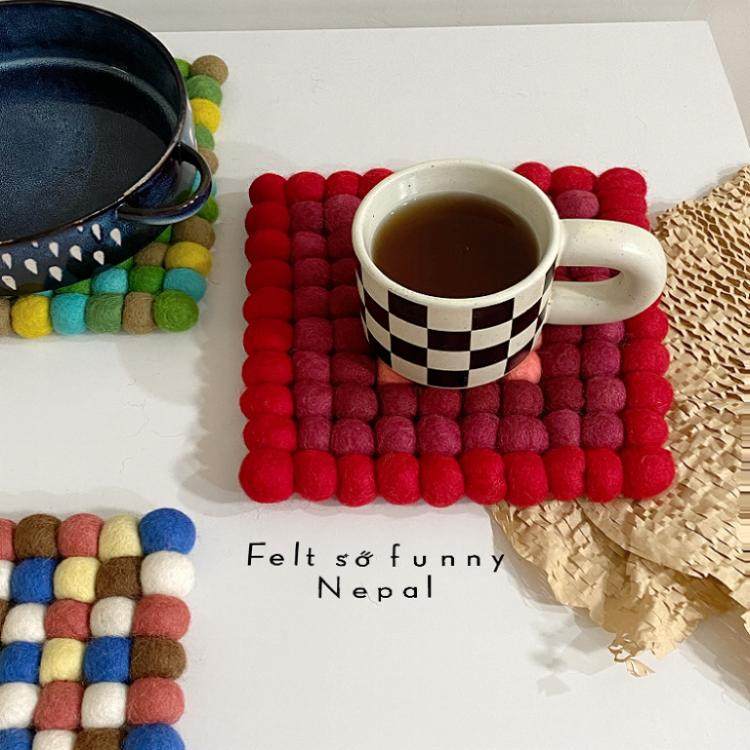 尼泊尔羊毛毡球球垫子方形渐变森系多巴胺餐垫清新氛围感隔热垫