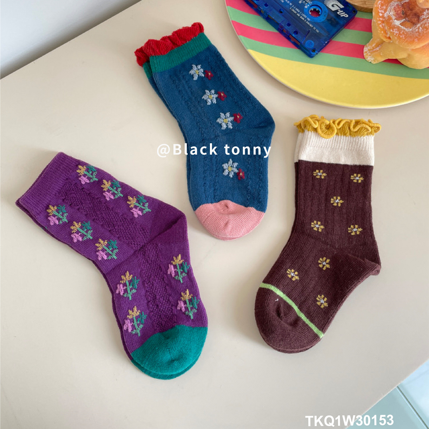 小黑托昵女童中筒袜秋冬