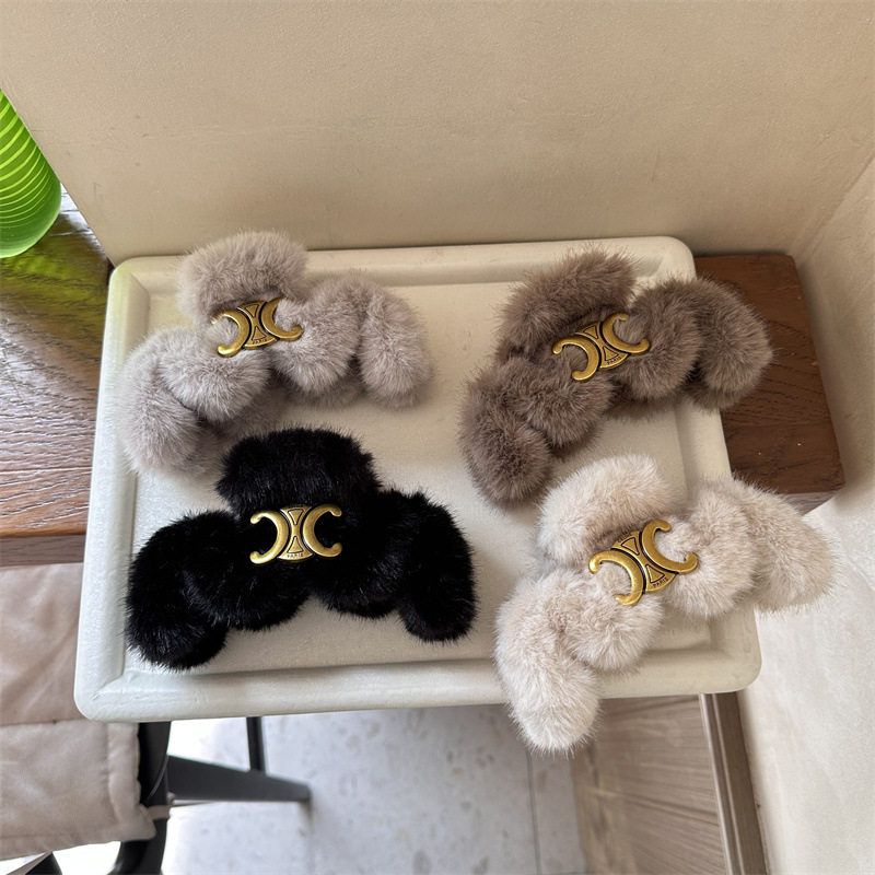 抓夹后脑勺韩系鲨鱼温柔秋冬毛绒