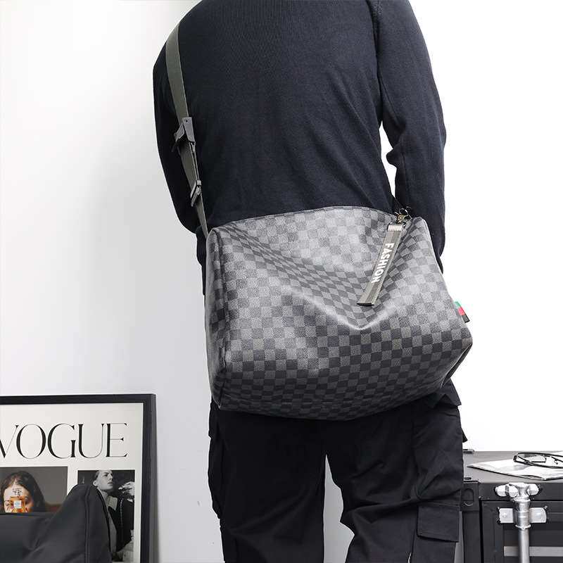 新款大容量时尚健身包单肩包韩版男包斜挎包休闲潮流挎包百搭牛皮