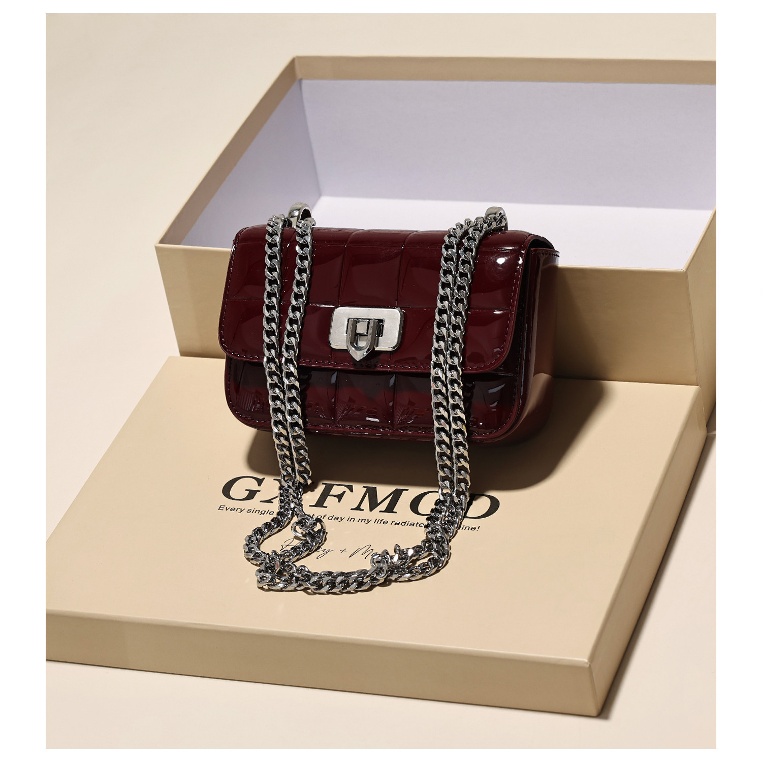 GXFMOD小众品牌高级质感链条菱格小方包女复古时尚红色单肩斜挎包,箱包皮具/热销女包/男包,小方包,淘宝优惠券,粉丝福利购,淘宝优惠卷