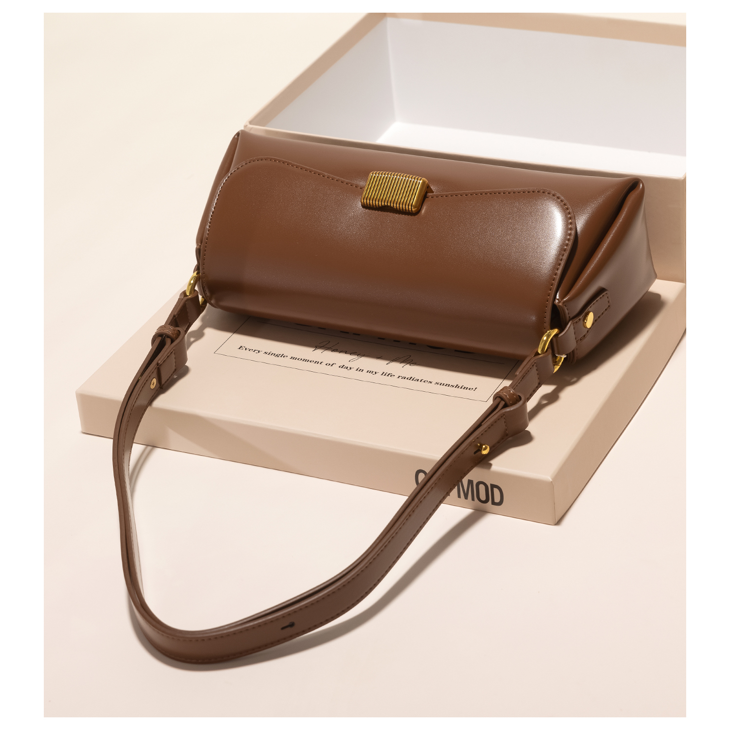 GXFMOD复古牛皮法棍包腋下通勤包