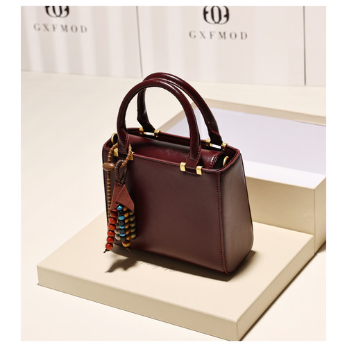 小众设计红色复古小方包女