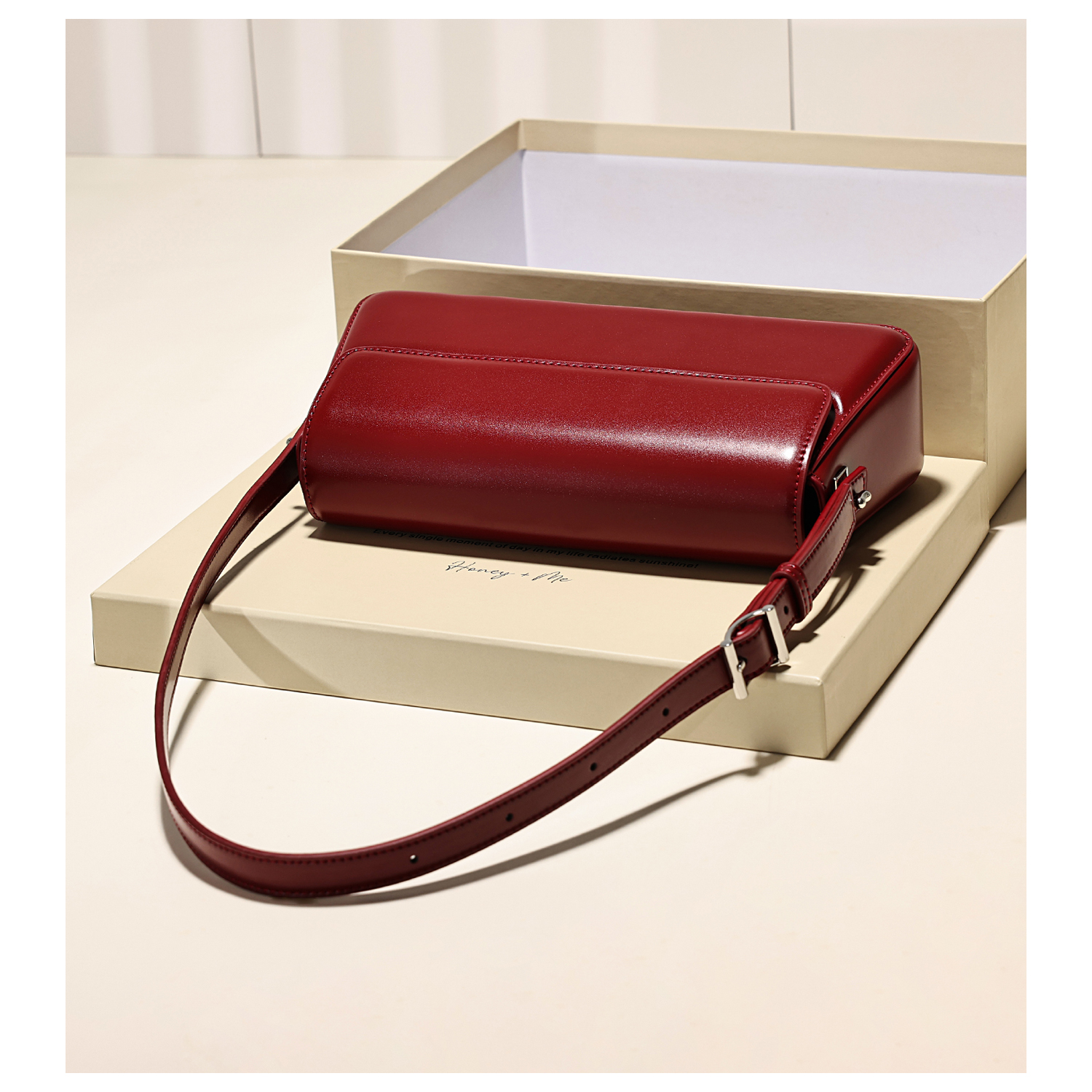 GXFMOD小众法式牛皮腋下包2025新款红色法棍包单肩斜挎女结婚包包