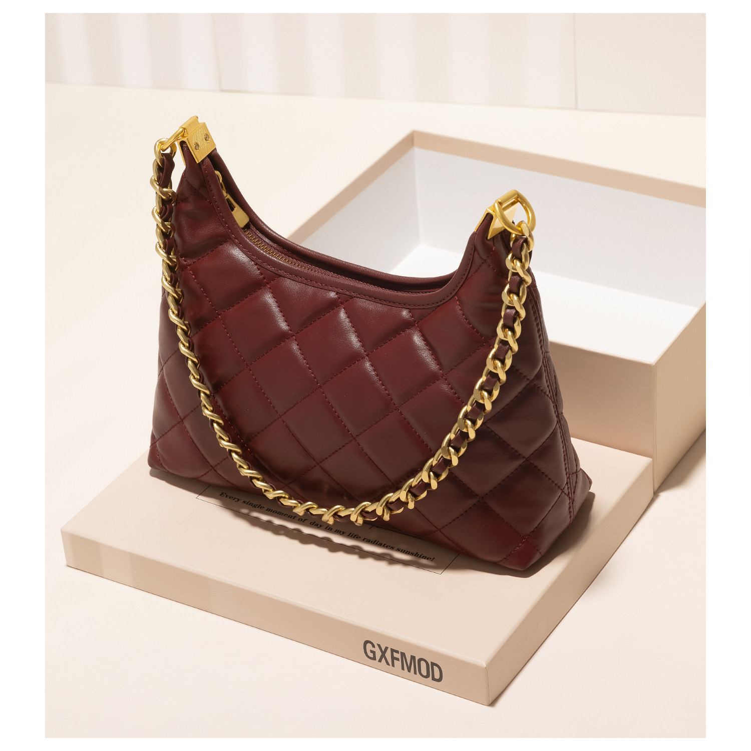 GXFMOD新品真皮菱格链条腋下包2025春夏新款红色新娘婚包斜挎包,箱包皮具/热销女包/男包,腋下包,淘宝优惠券,粉丝福利购,淘宝优惠卷