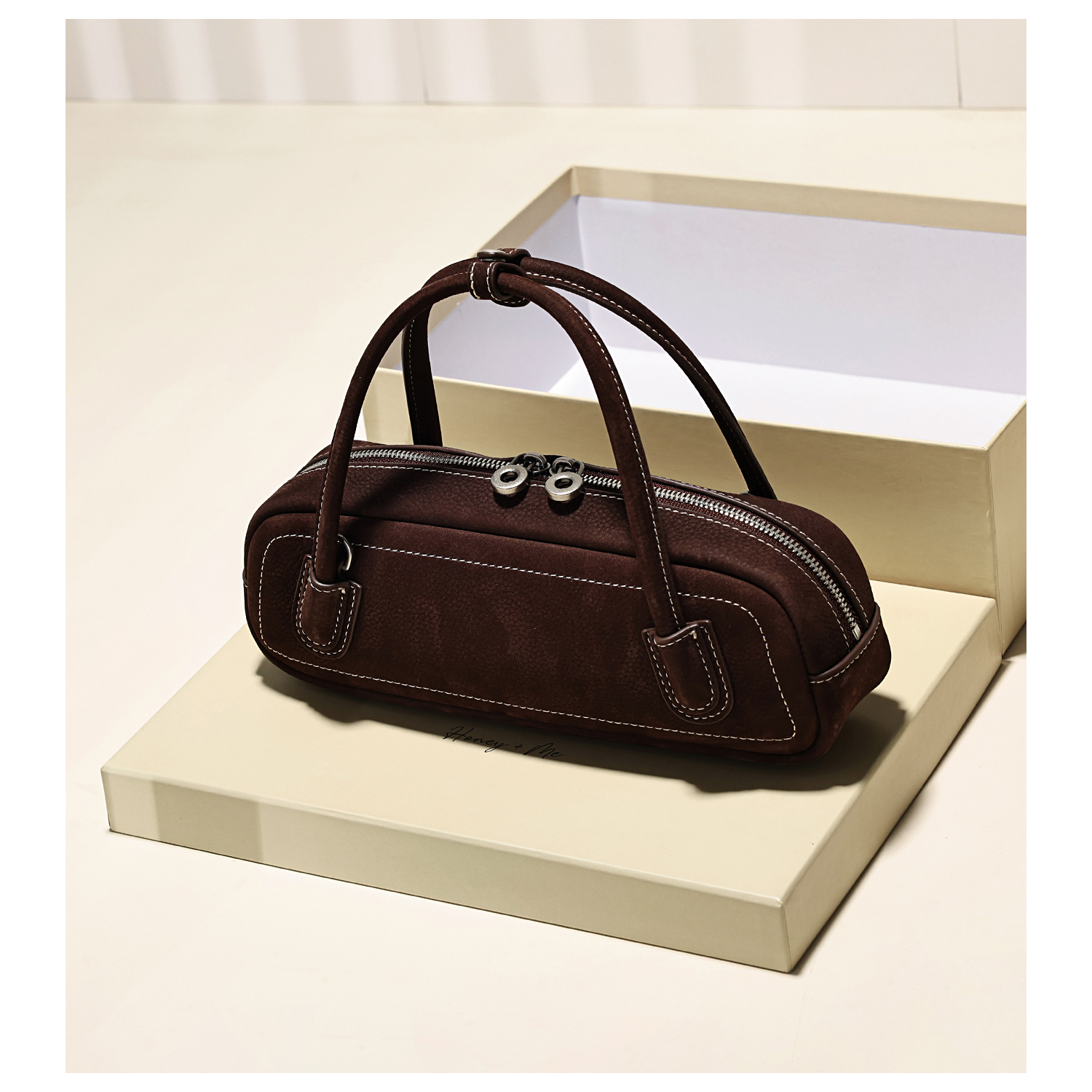 小众品牌麂皮绒保龄球包女