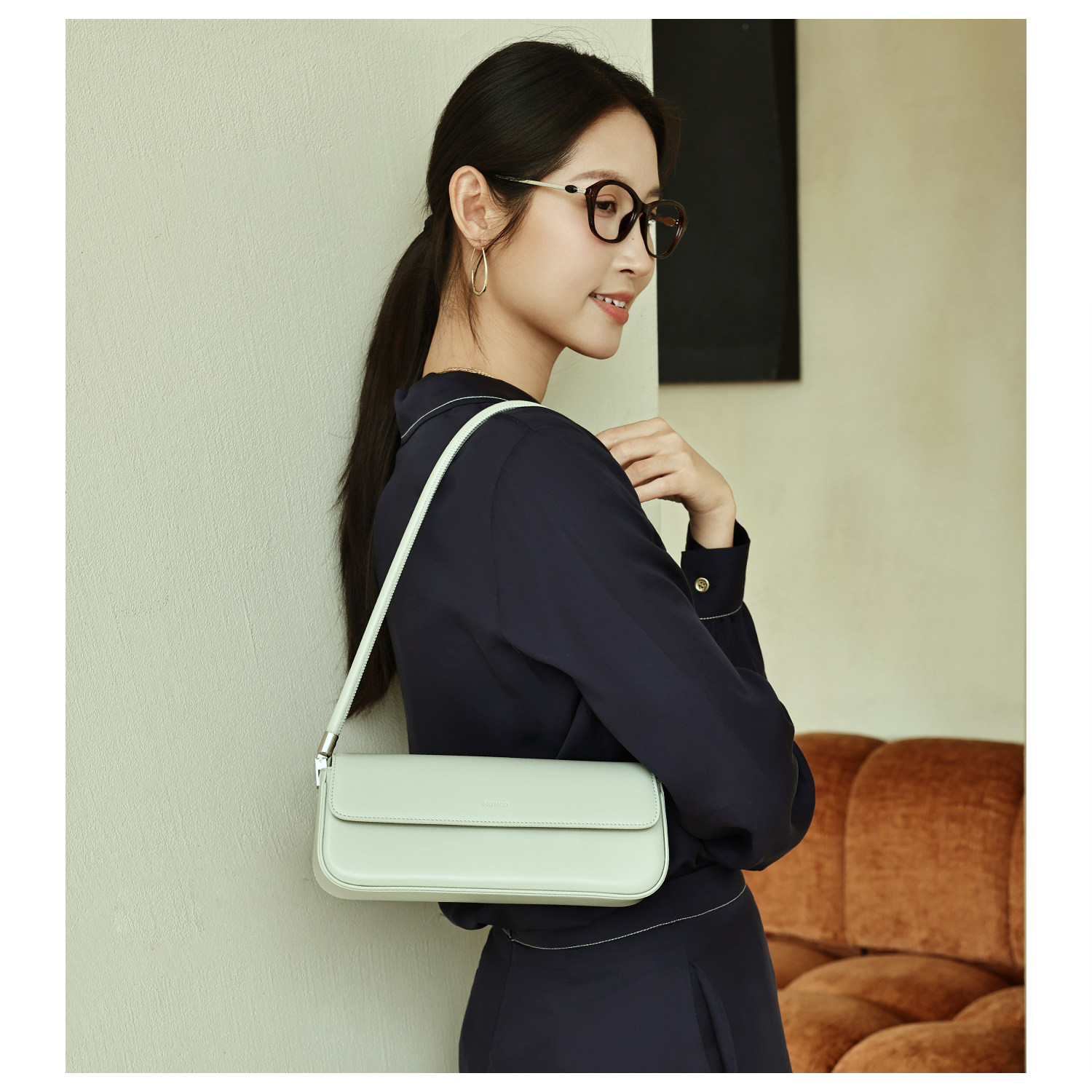 GXFMOD小众品牌牛皮法式腋下包女2026春夏时尚潮流轻奢简约法棍包