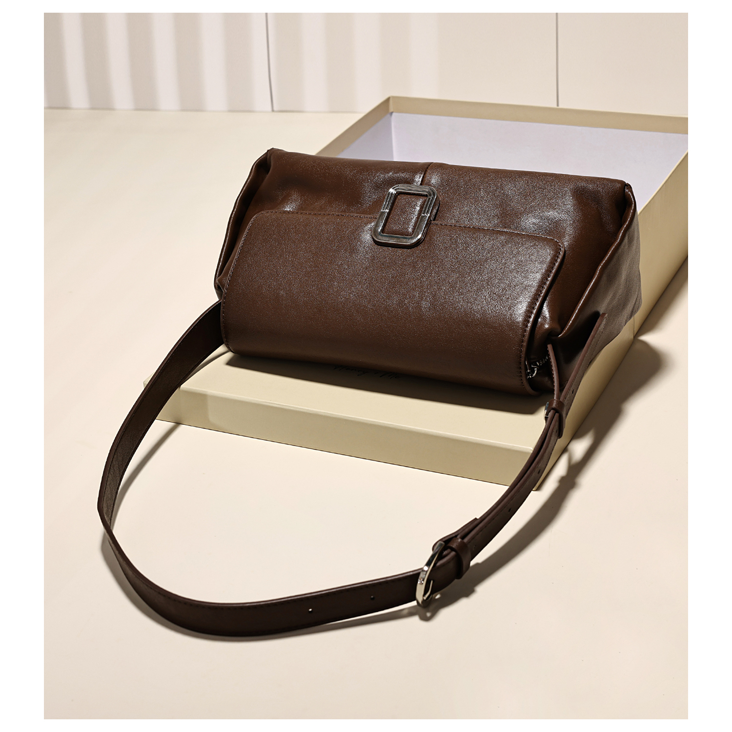 小众品牌复古头层牛皮腋下包女