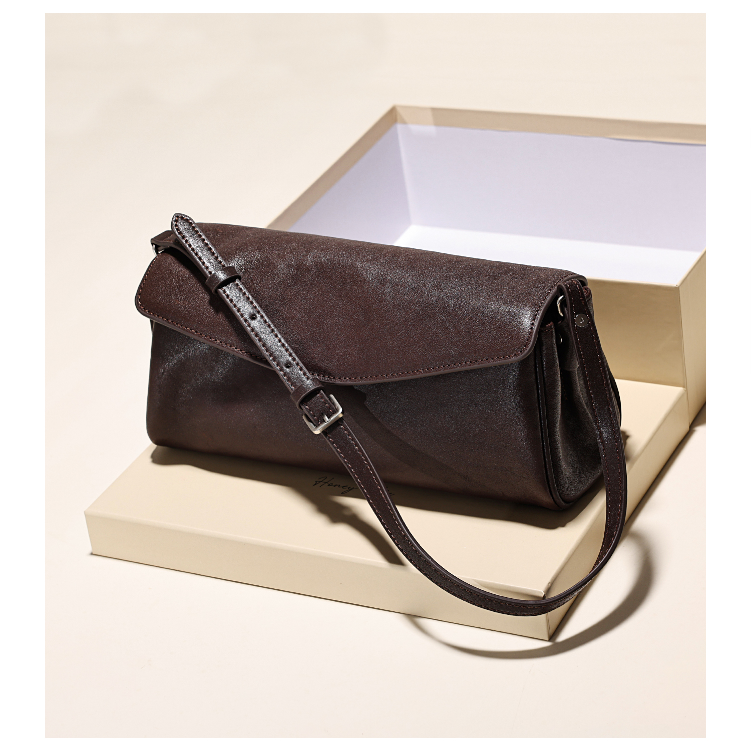 小众品牌复古真皮法棍包女