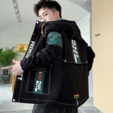黑色