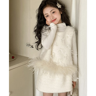 女童小香风套装2026冬装新款儿童冬季超好看女大童新年衣服三件套