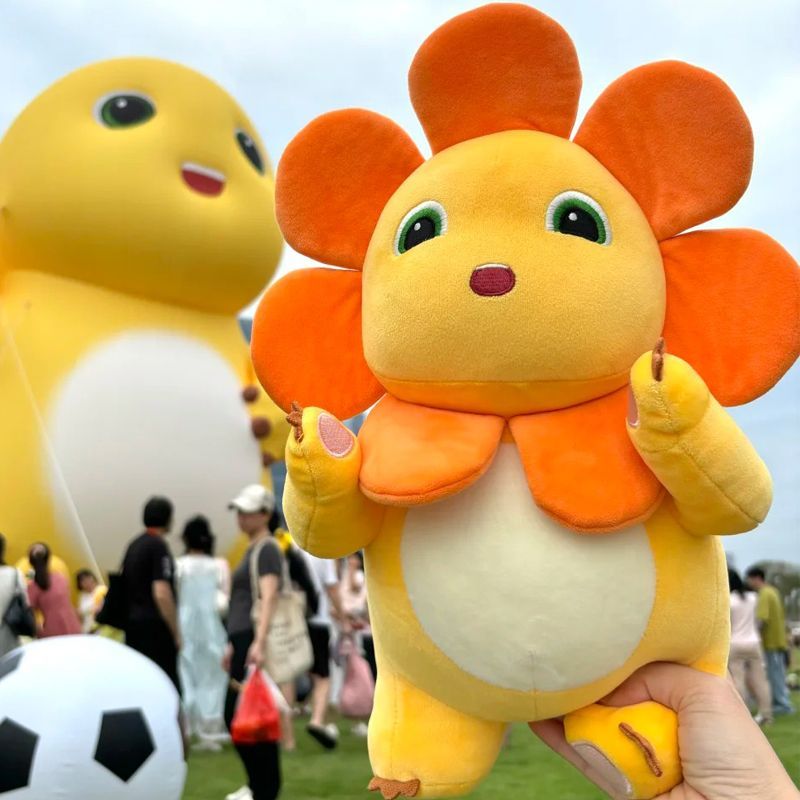 换装小奶龙公仔玩偶大号抱枕女生睡觉布娃娃毛绒玩具儿童生日礼物