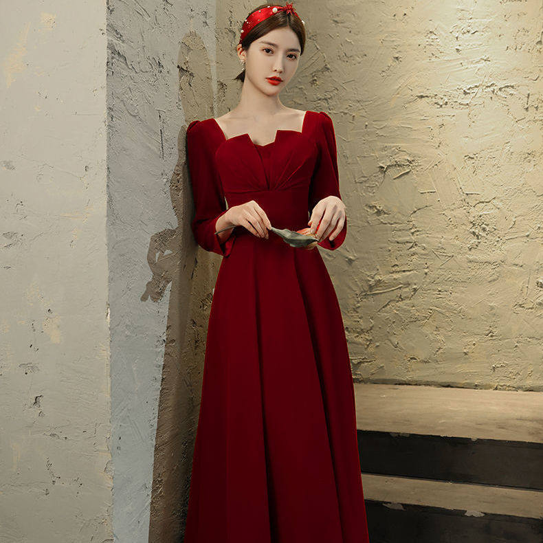 红色新娘敬酒服2024春季新款长袖方领长款晚礼服优雅宴会回门日常
