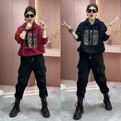 2025秋冬新款卫衣加绒套装加厚连帽休闲时尚印花宽松两件套遮肚子