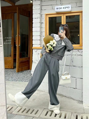 单排扣短款外套＋撞色裤子女直筒