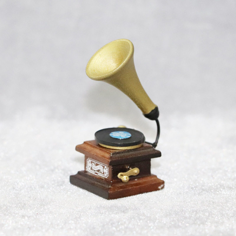 1:12娃娃屋doll house迷你家具模型配件 超小巧复古留声机带唱片