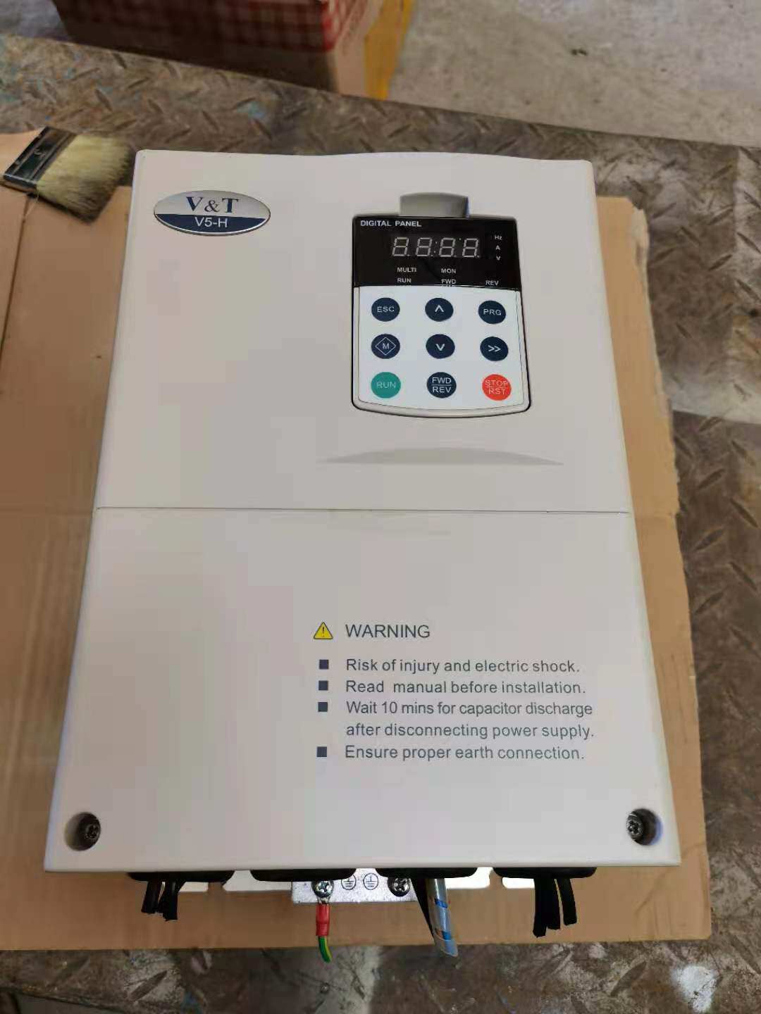 蓝海华腾变频器v5-h-4t11g/15l-a8 11/15kw 现货 实物图 保功能询