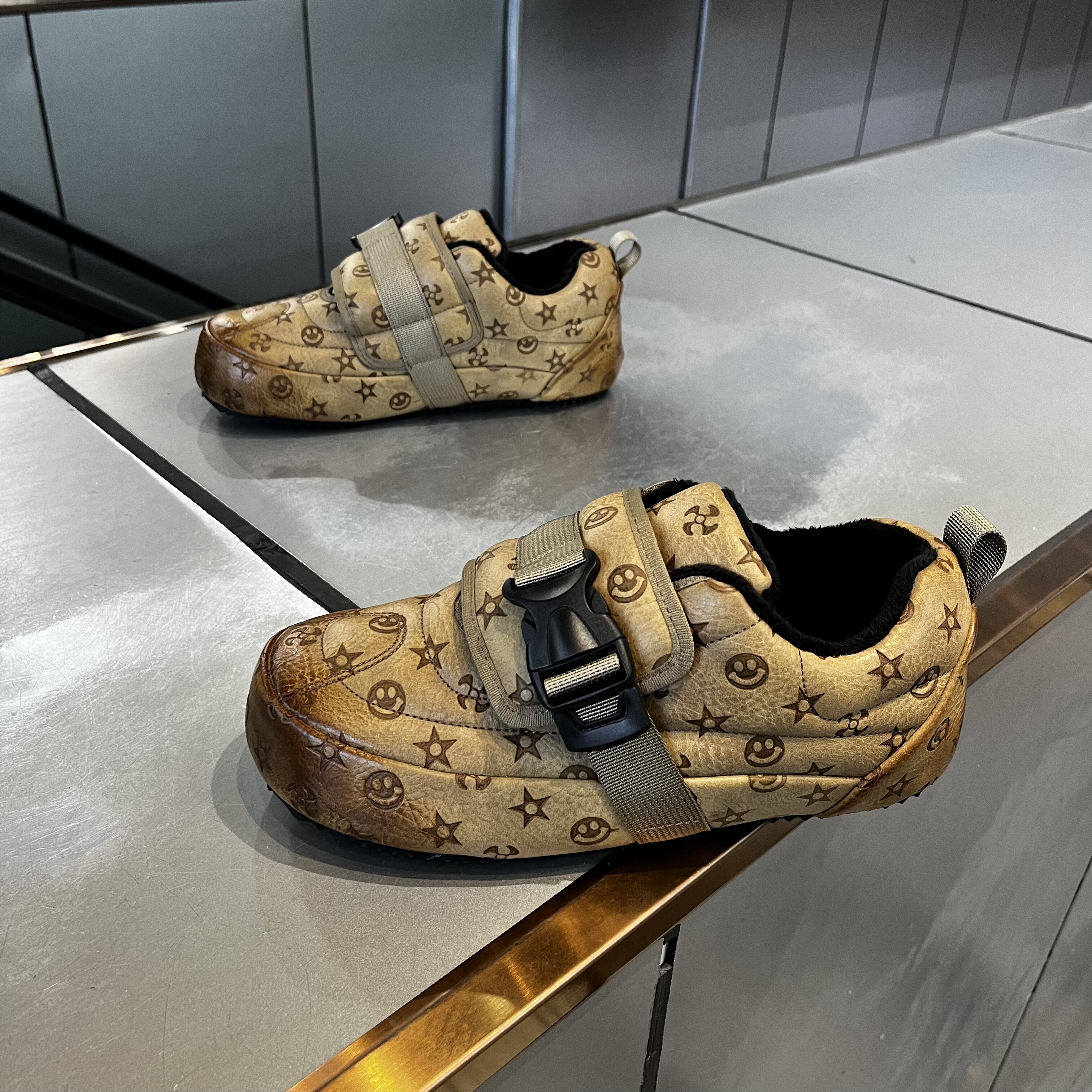 标33-71冬季皮面卡扣男面包鞋舒适保暖轻便开车时尚休闲百搭时尚