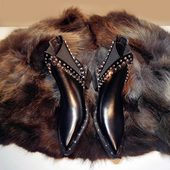 2025秋冬新款 英伦马丁靴女尖头铆钉中跟机车靴粗跟帅气切尔西短靴