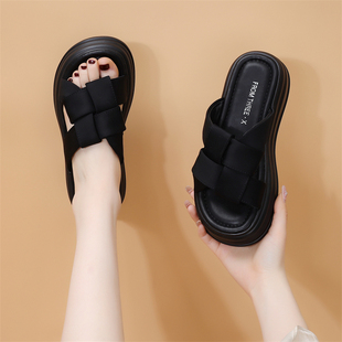 厚底一字带凉鞋女夏季外穿松糕跟露趾休闲百搭黑色中跟增高凉拖鞋