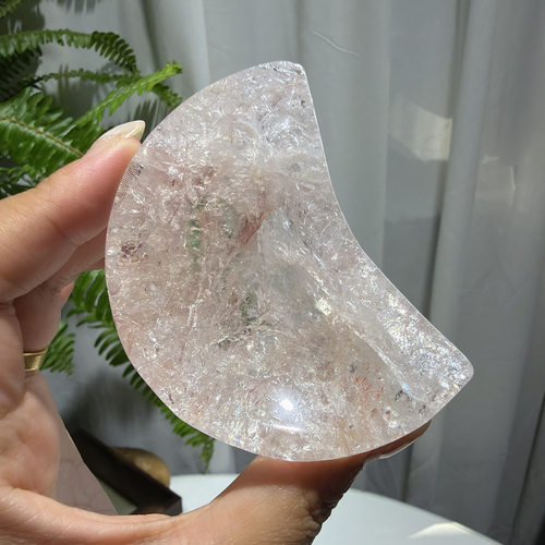 天然透粉阿塞彩虹月亮摆件：75*48*22mm，重：115.9g，360号