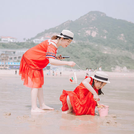 新款儿童草帽防晒男宝宝可折叠夏天沙滩遮阳帽子亲子海边礼帽女孩