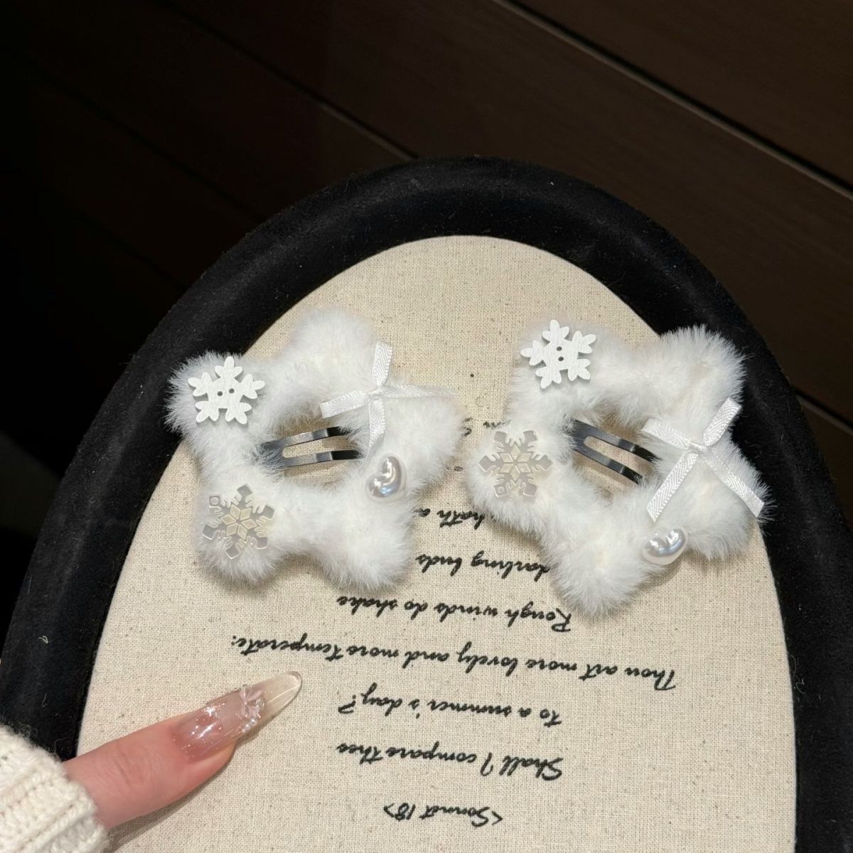 冬日氛围感纯白雪花五角星星毛绒绒BB夹可爱甜美侧边边夹刘海夹女