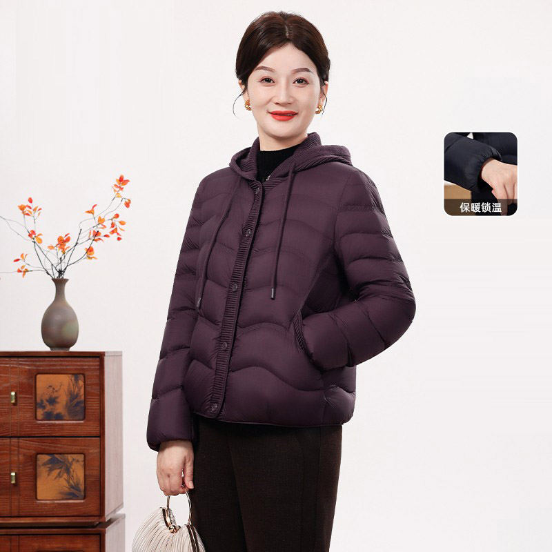 2025新款中老年妈妈冬季羽绒短款上衣连帽宽松减龄时尚加厚棉服