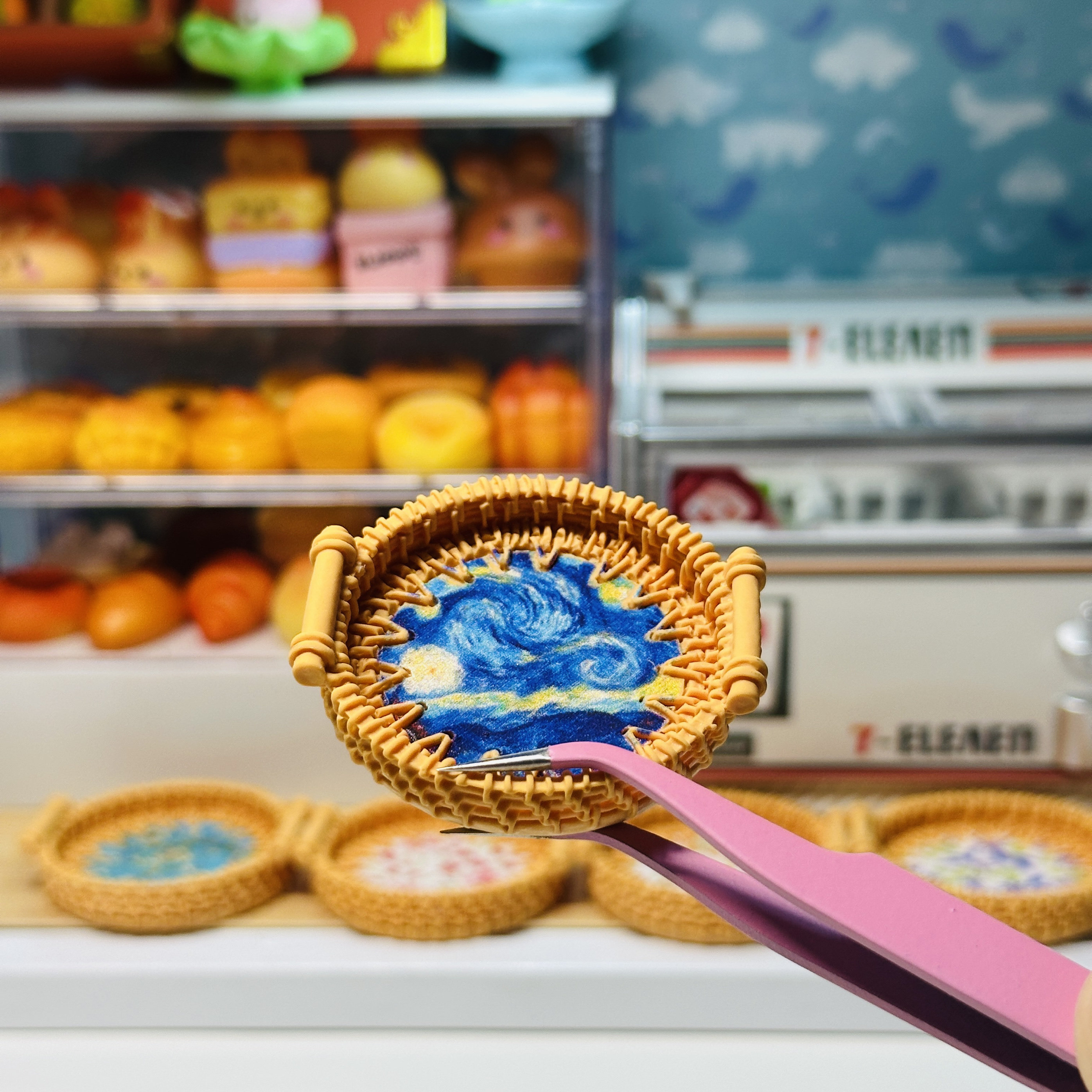 迷你兔的微缩世界食玩面包筐篮子油画藤筐冰箱贴装饰娃屋树脂配件