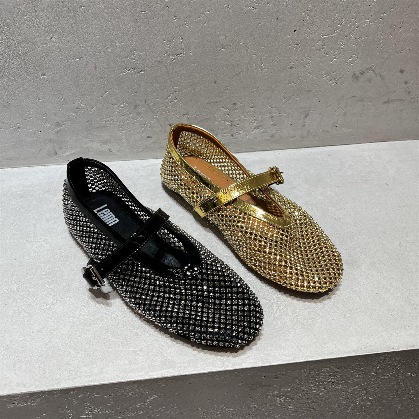 欧洲站女鞋2026春新款真皮镂空水钻玛丽珍鞋平底一字扣带浅口单鞋,女鞋,玛丽珍鞋,淘宝优惠券,粉丝福利购,淘宝优惠卷