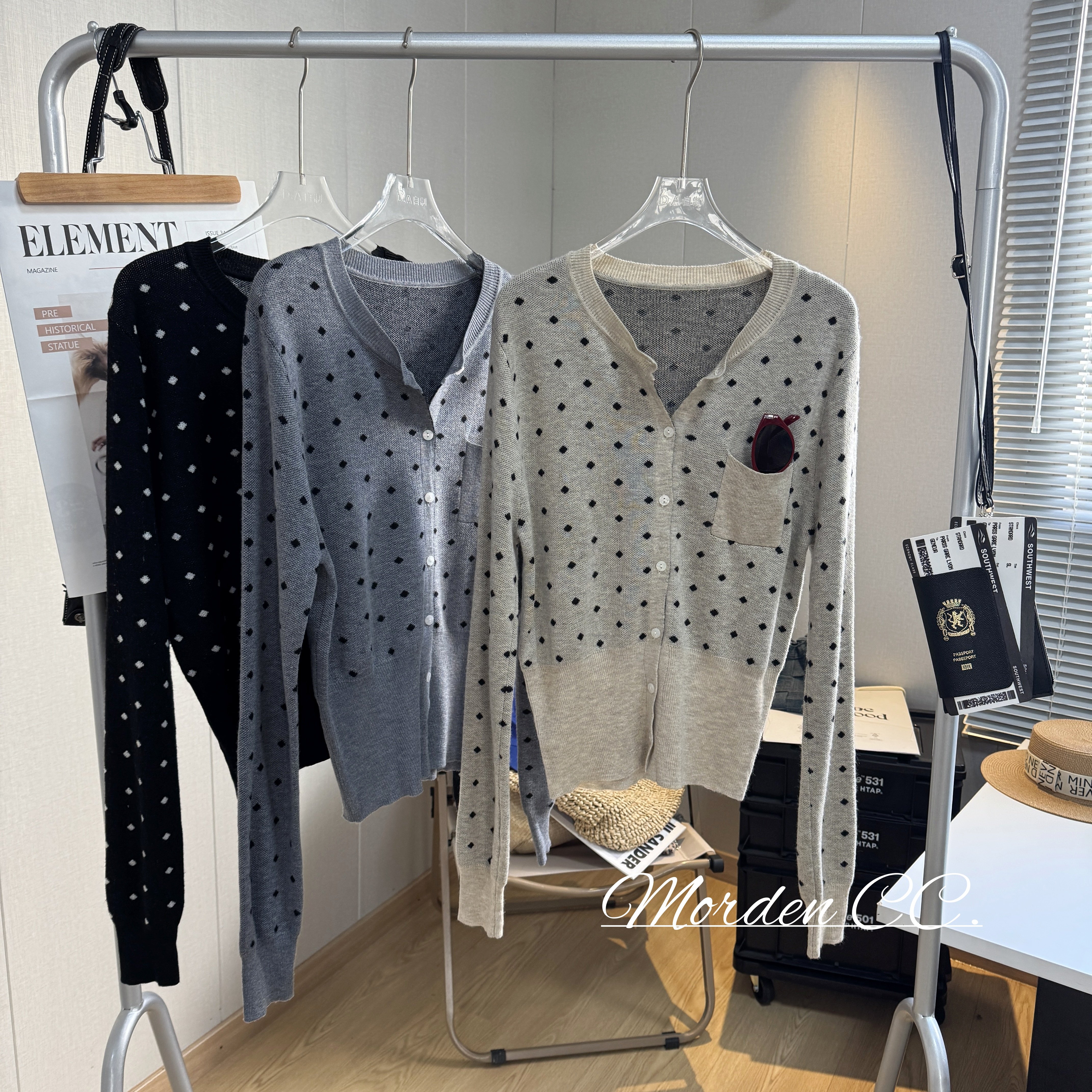 亏清！  韩系减龄上衣圆领波点针织开衫女修身显瘦短款毛衣