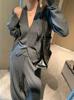 2025秋季松弛感针织长袖开衫三件套装女秋季挂脖背心上衣宽松长裤
