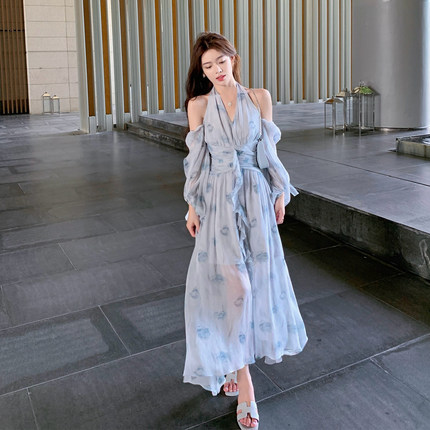 ByYou 夏季新款气质蓝色雪纺露肩挂脖碎花连衣裙收腰薄款V领长裙