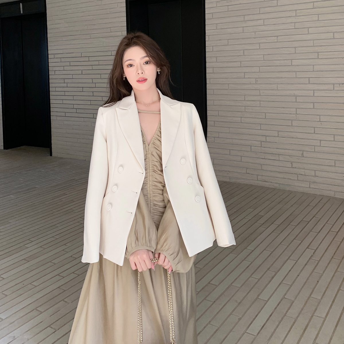 ByYou 春夏新款修身法式双排扣白色西装外套女高级感收腰休闲西服