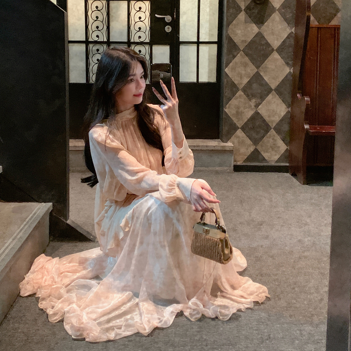 ByYou 秋季新款垂感粉色半身裙女轻奢高级感长款木耳边流光大摆裙