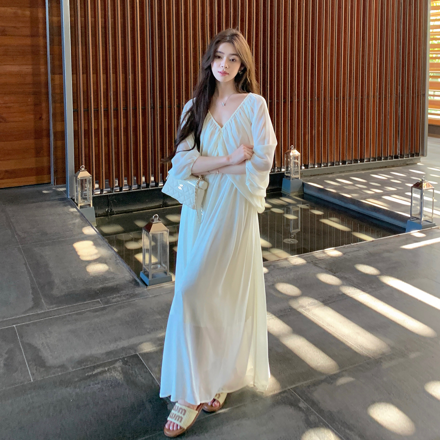 ByYou夏季新款法式V领灯笼袖杏色连衣裙高级感宽松大裙摆气质长裙