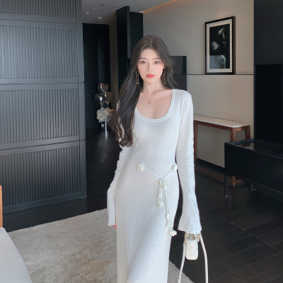 含手工花朵腰带长袖针织连衣裙