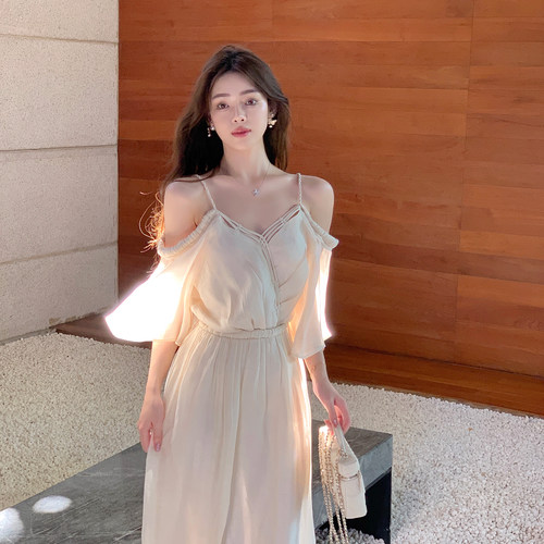 ByYou夏季高级感v领露肩天丝吊带连衣裙喇叭袖收腰显瘦气质长裙子