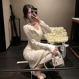 ByYou 秋季新款白色兔绒针织假两件连衣裙长款修身高级收腰毛衣裙